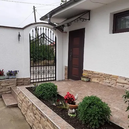 Oasis-shabla Apartman *